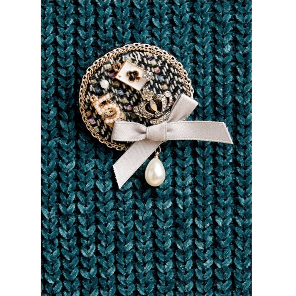 25% off 3-pack brooch